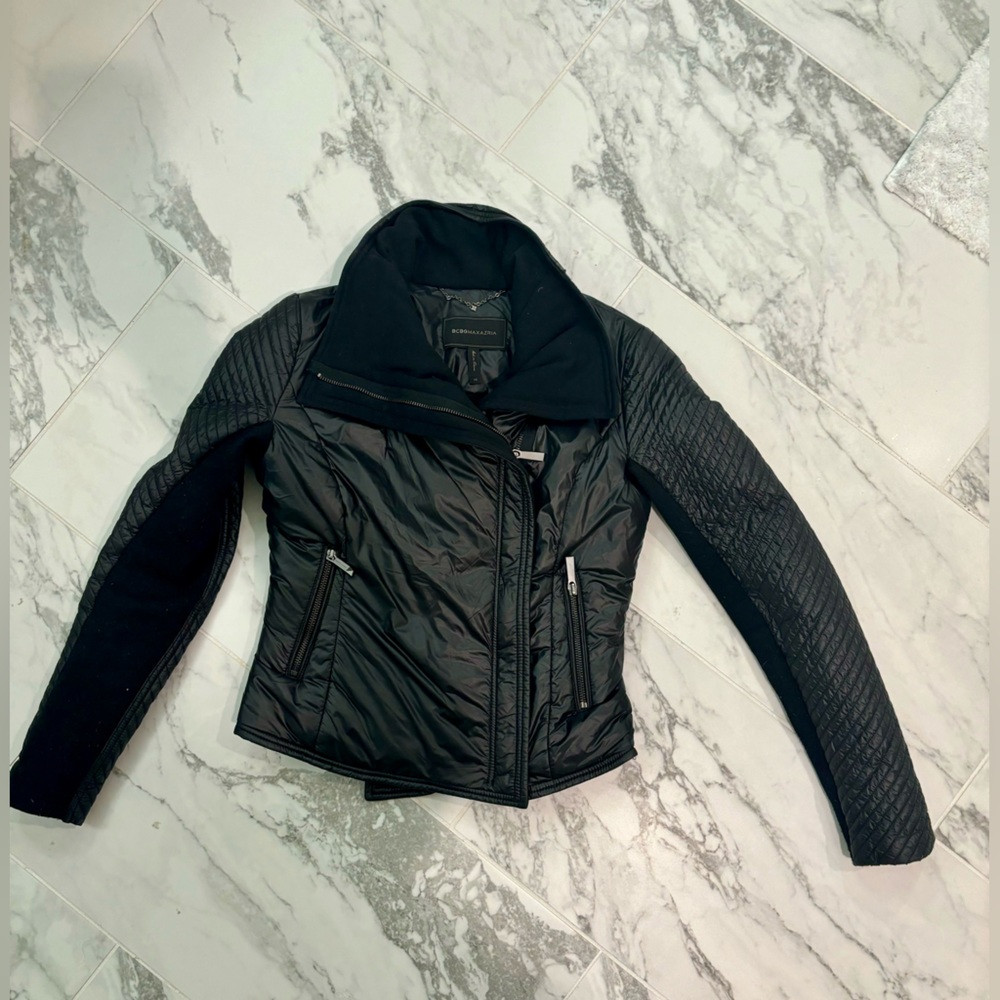 BCBG Maxazria short puffer coat black XS